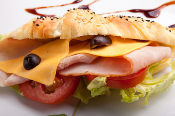 Luncheon sandwich with cheese