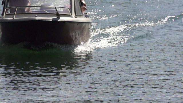 bateau de plaisance au ralentie. Slow Motion
