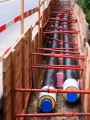 Kanalbau - neue Leitungsrohre werden verlegt