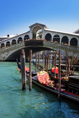 Naklejka premium Rialto Bridge, Grand Canal, Venice, Italy