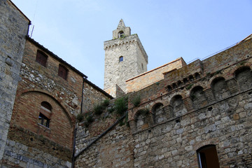 Fototapeta na wymiar Starych budynków w San Gimignano