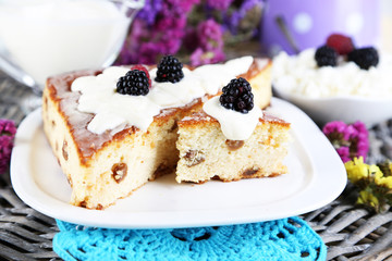 Cheese casserole with raisins