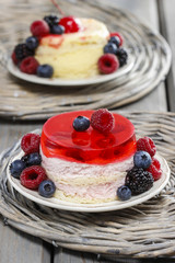 Round cake with fresh fruits