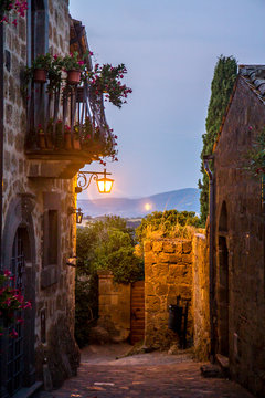 Fototapeta Medieval street in Civita di Bagnoregio, Italy