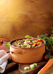 Zuppa di verdure con ingredienti