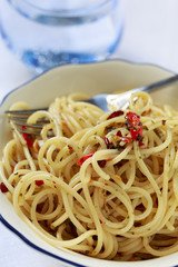 Spaghetti aglio olio e peperoncino
