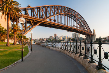 Sydney Harbour Bridge bij zonsopgang