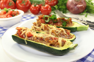 gefüllte Zucchinis