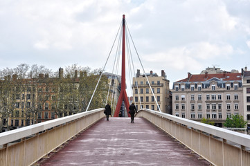 Lyon, pasarela del Palacio de Justicia, puente peatonal