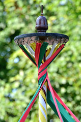Naklejka premium maypole with twisted ribbons
