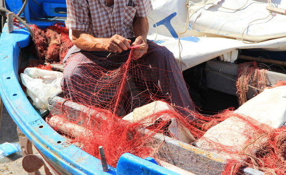 Preparazione delle reti da pesca