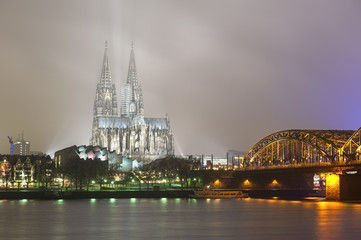 Fototapeta premium Cologne Cathedral at night