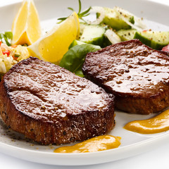 Grilled steak and vegetables