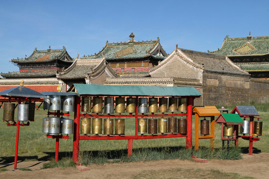 Moulins à prière et temples du Monastère d'Erdene Zuu