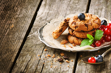 Chocolate chip cookies and berries