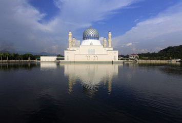 Kota Kinabalu mosque with blue sky at Sabah, Borneo, Malaysia