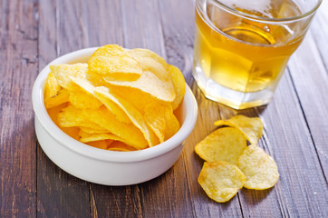 chips from potato with beer