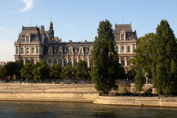 Fototapeta na wymiar Parigi-Hotel de Ville