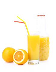 Obraz na płótnie Canvas szkło i butelkę soku pomarańczowego