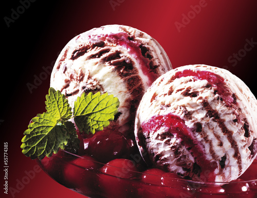 &amp;quot;Schwarzwälder Kirsch-Eis&amp;quot; Stockfotos und lizenzfreie Bilder auf ...