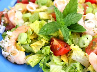 frischer Salat mit Meeresfrüchte