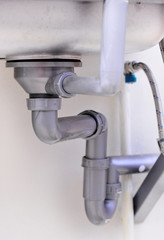 Metal sink siphon