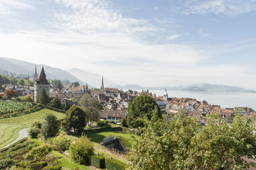 Altstadt von Zug, Aussicht Guggi, Zugersee und Kapuzinerturm