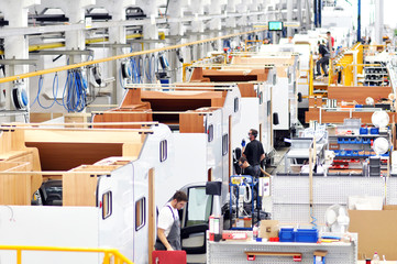 Fliessbandproduktion  Fahrzeugindustrie
