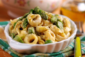 tortellini agli asparagi