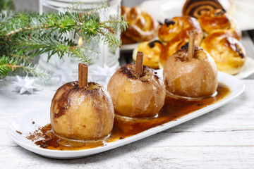 Caramel apple, christmas eve