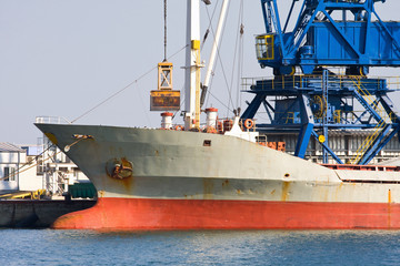 A ship heading to a new port