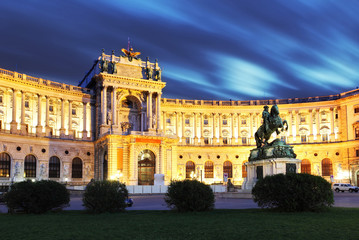 Fototapeta na wymiar Vienna Hofburg Imperial Palace w nocy, - Austria