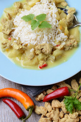 Veganes Curry mit Ananas und Kokosmilch