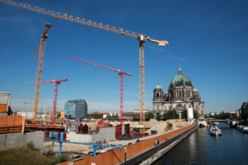 Berliner Dom und Großbaustelle Humboldt-Forum © etfoto