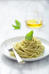 spaghetti with pesto sauce