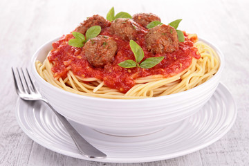 spaghetti with tomato sauce and meatballs
