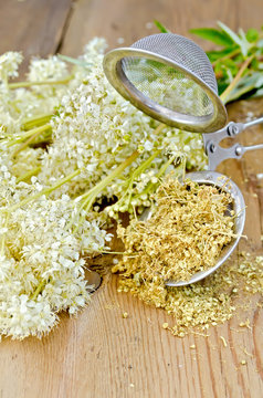 Herbal tea from meadowsweet dry in a strainer
