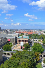 Fototapeta na wymiar Panorama Berlina - Wyspa Muzeów, jak widać z katedry
