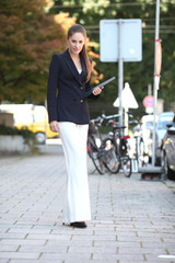 Hübsche Businessfrau