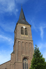 Fototapeta na wymiar St. Ulrich Kirche Alpen