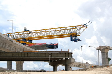 Fototapeta na wymiar Miejsce budowy autostrady i nowy sprzęt