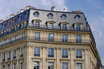 Fototapeta na wymiar Immeubles ancien parisiens