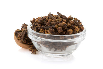 clove spices in bowl