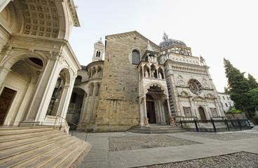Fototapeta na wymiar Bergamo miasto, przez Colleoni kaplica katedra Santa Maria Maggiore