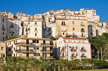 Fototapeta na wymiar Panoramiczny widok z Rodos Gargano. Puglia. Włochy.