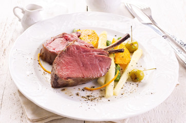 lamb rack with asparagus