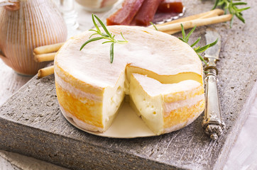 french cremoulin cheese