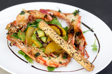 salade de langoustines à la mangue et avocats 3