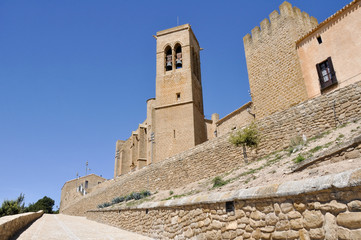 Fototapeta na wymiar Artajona murów miasta, Navarra (Hiszpania)