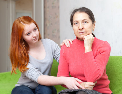 Teen tries reconcile with her mother